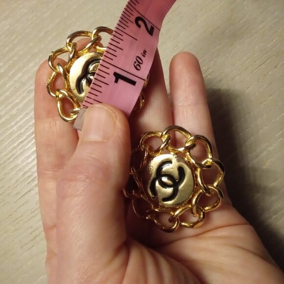 Chanel LARGE Vintage Clip On Earrings - Picture 4 of 15
